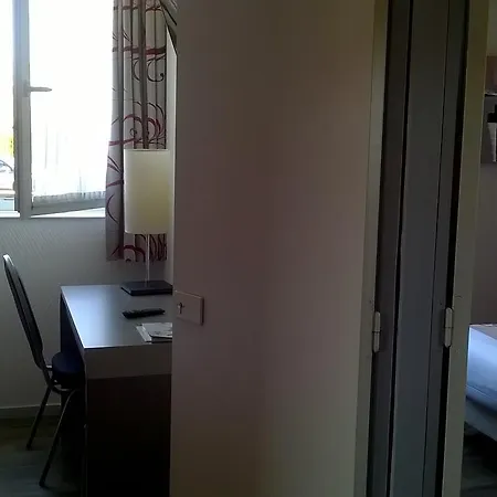 Hotel Le Pavillon De Rouen 3*